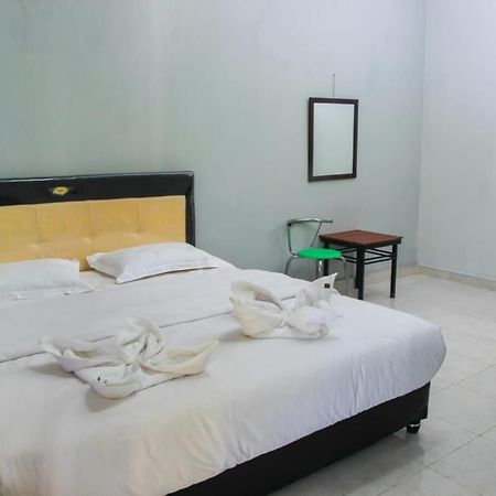 Pondok Wisata Dan Restoran Elim Waingapu Eksteriør billede