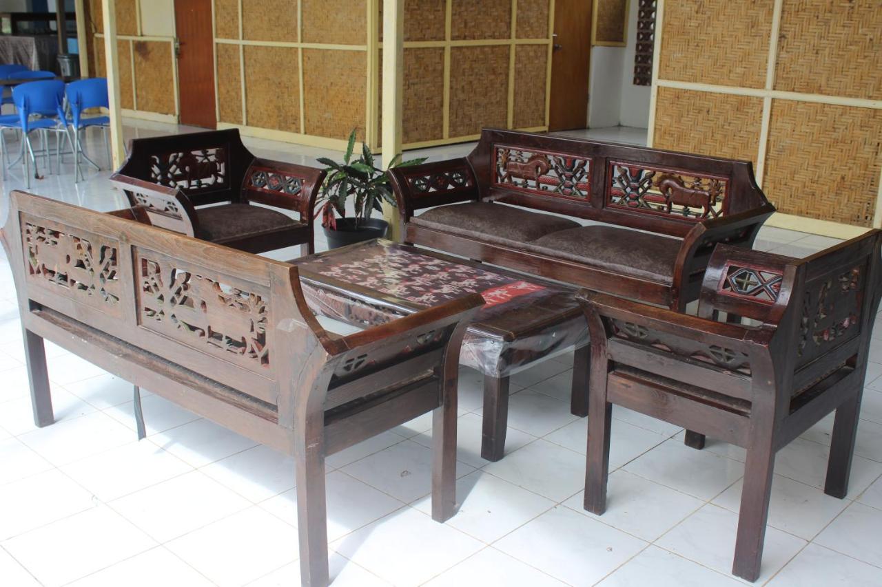Pondok Wisata Dan Restoran Elim Waingapu Eksteriør billede