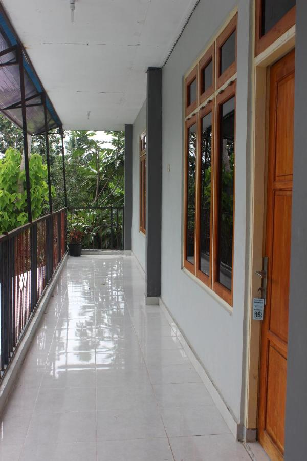 Pondok Wisata Dan Restoran Elim Waingapu Eksteriør billede