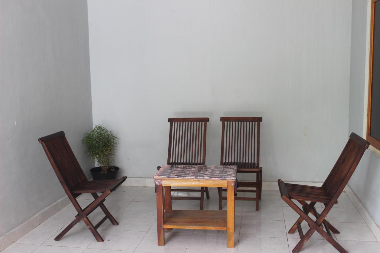 Pondok Wisata Dan Restoran Elim Waingapu Eksteriør billede