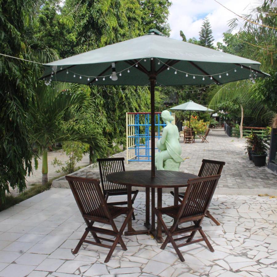 Pondok Wisata Dan Restoran Elim Waingapu Eksteriør billede