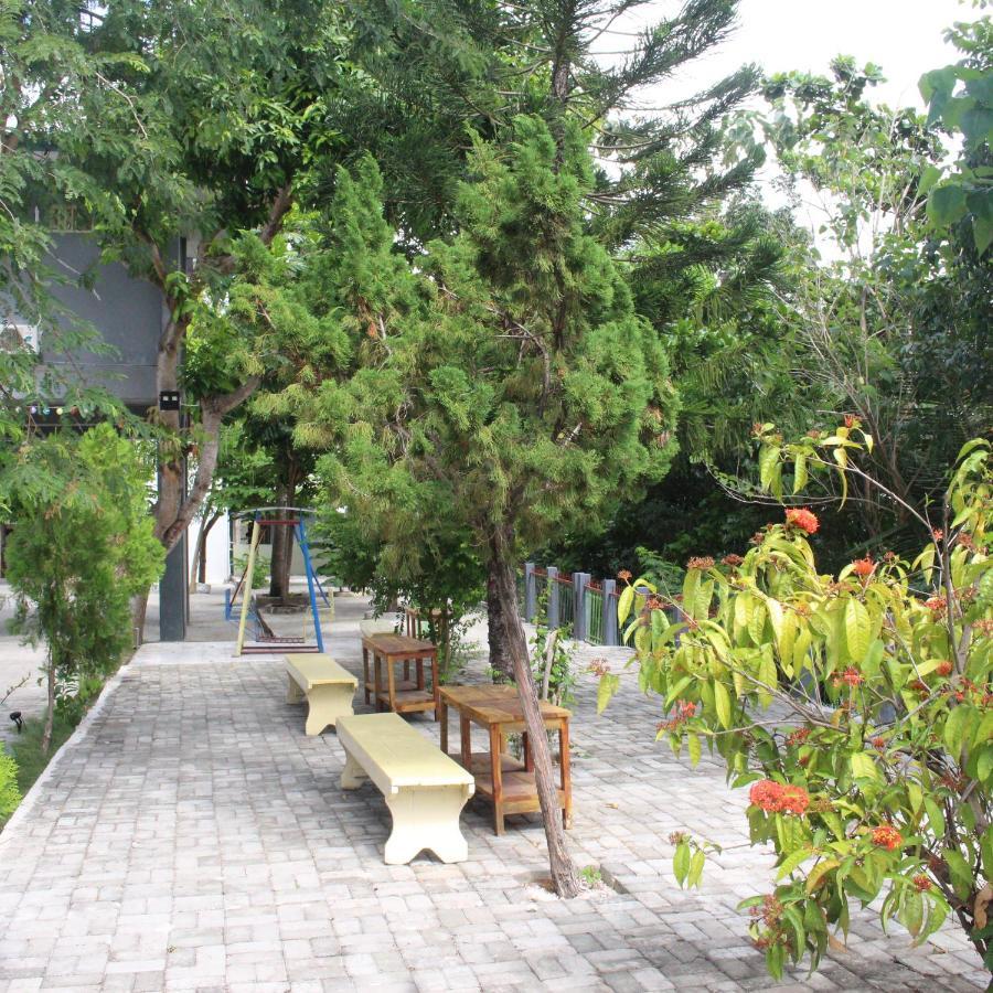 Pondok Wisata Dan Restoran Elim Waingapu Eksteriør billede