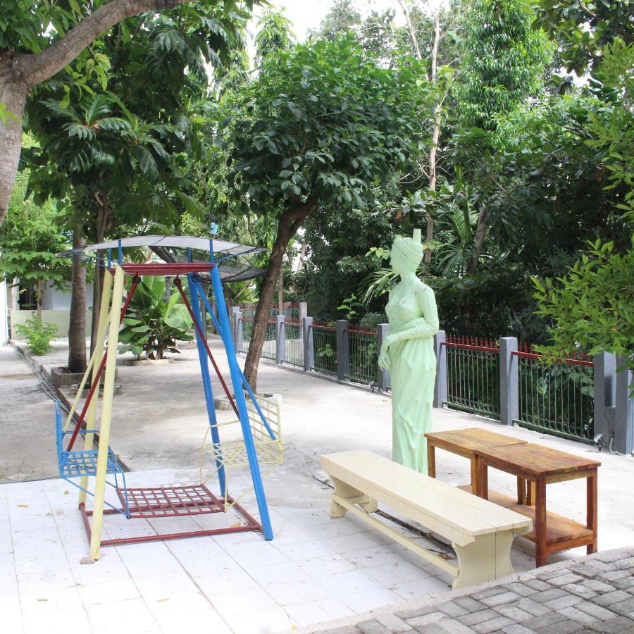 Pondok Wisata Dan Restoran Elim Waingapu Eksteriør billede